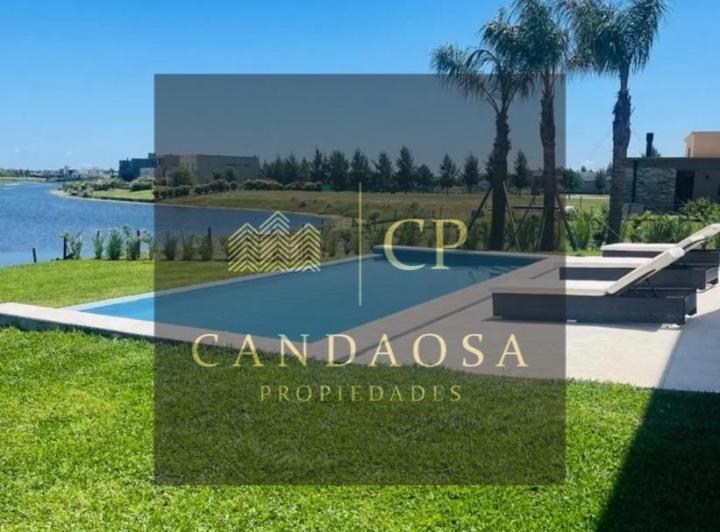 Casa · 186m² · 6 Ambientes · 3 Cocheras