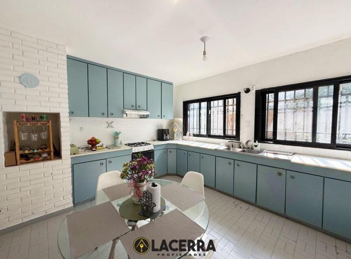 Casa · 150m² · 5 Ambientes · 1 Cochera