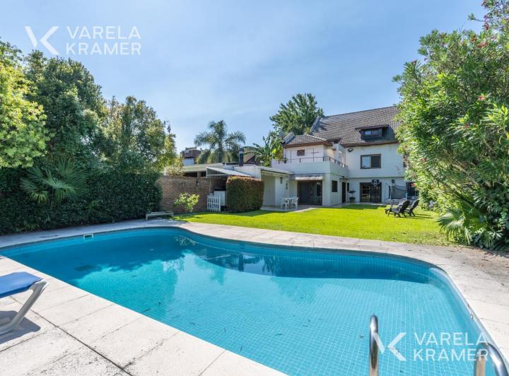 Casa · 550m² · 7 Ambientes · 3 Cocheras
