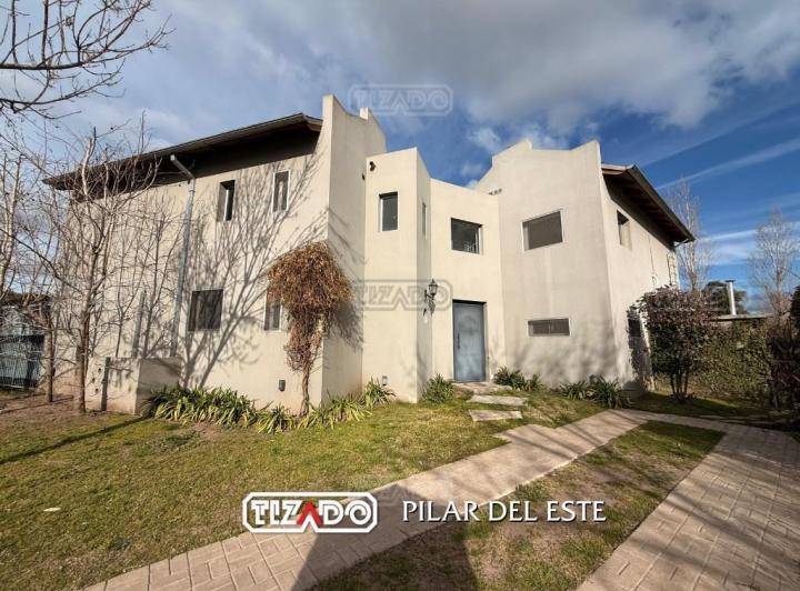 Casa · 177m² · 4 Ambientes · 1 Cochera