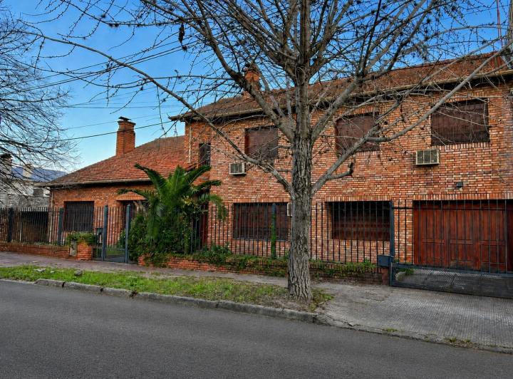 Casa · 642m² · 11 Ambientes · 6 Cocheras