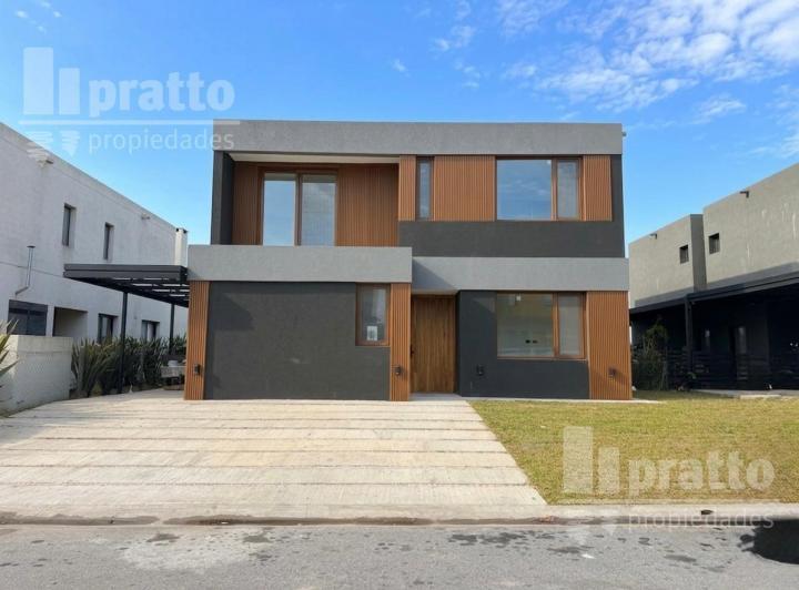 Casa · 261m² · 7 Ambientes · 1 Cochera