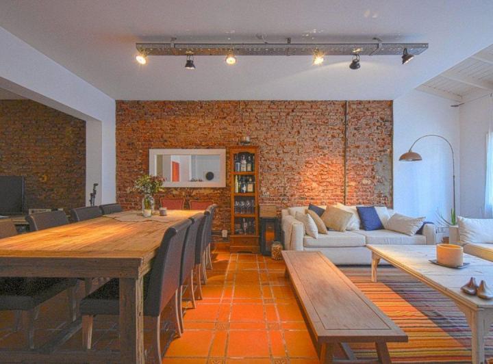 Casa · 226m² · 6 Ambientes · 1 Cochera