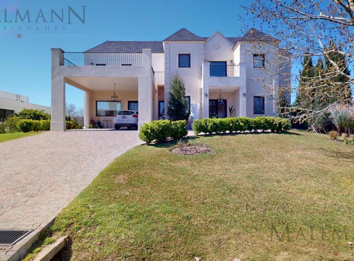Casa · 654m² · 9 Ambientes