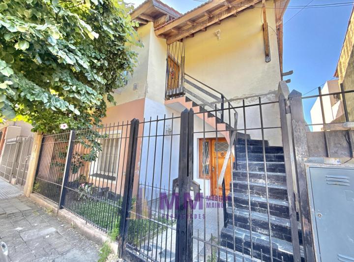 Casa · 130m² · 7 Ambientes · 2 Cocheras