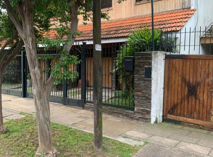 Casa · 140m² · 4 Ambientes · 1 Cochera