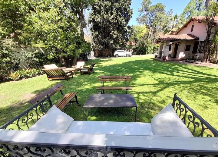 Casa · 400m² · 8 Ambientes · 2 Cocheras