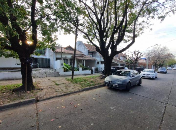 Casa · 300m² · 5 Ambientes · 2 Cocheras