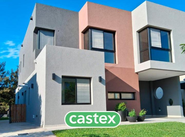 Casa · 225m² · 6 Ambientes · 4 Cocheras