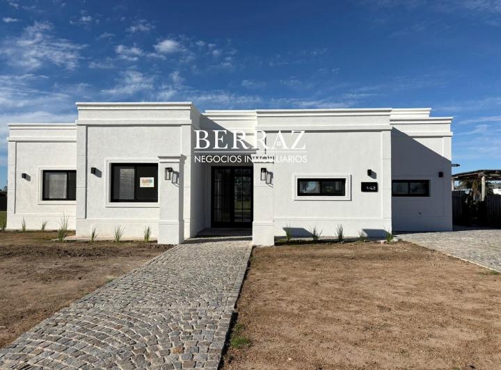 Casa · 184m² · 5 Ambientes · 2 Cocheras