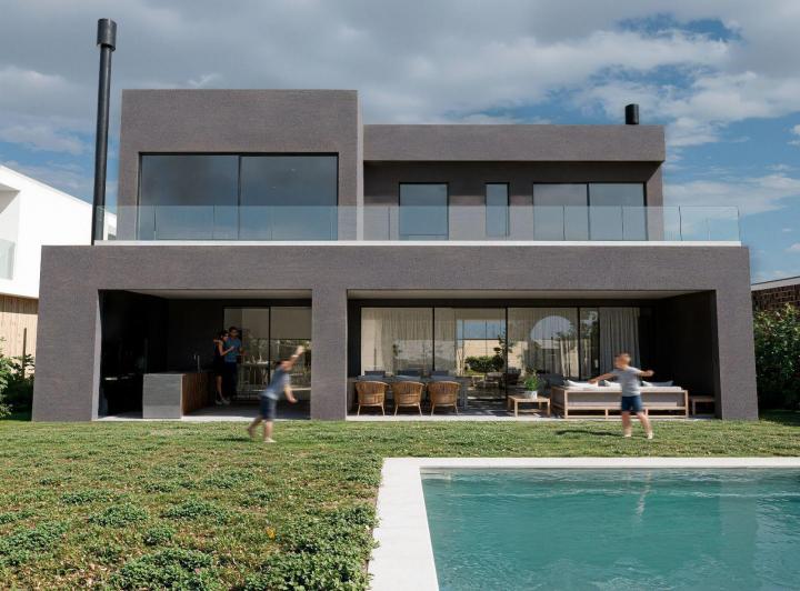 Casa · 327m² · 5 Ambientes · 2 Cocheras