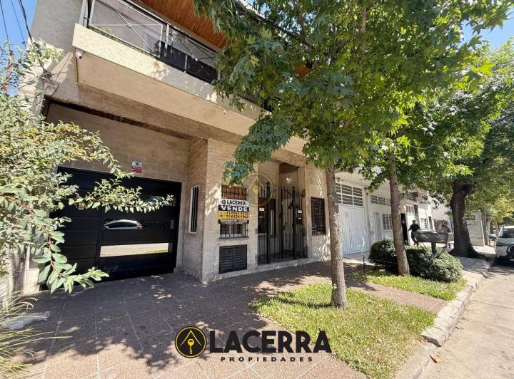 Casa · 328m² · 5 Ambientes · 4 Cocheras