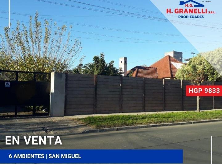 Casa · 210m² · 6 Ambientes · 1 Cochera