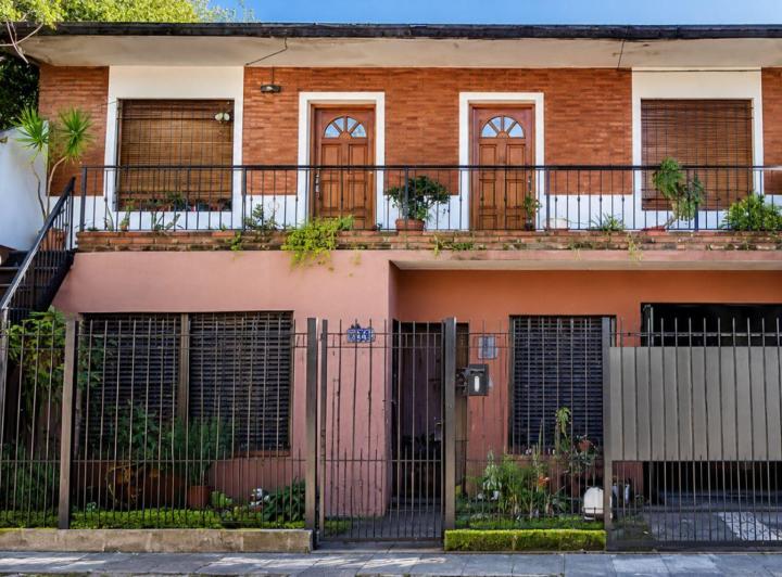 Casa · 200m² · 7 Ambientes · 2 Cocheras