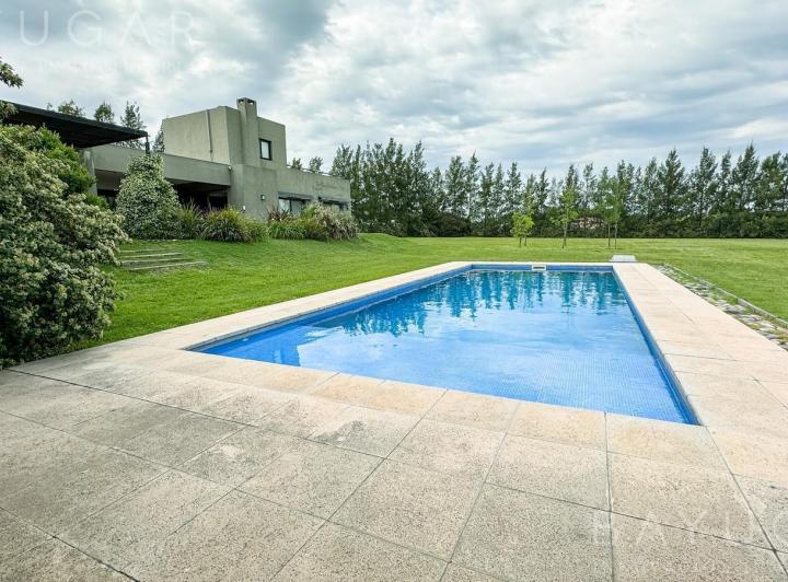 Casa · 265m² · 6 Ambientes