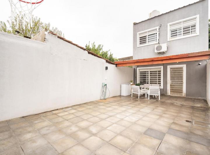 Casa · 160m² · 6 Ambientes · 2 Cocheras