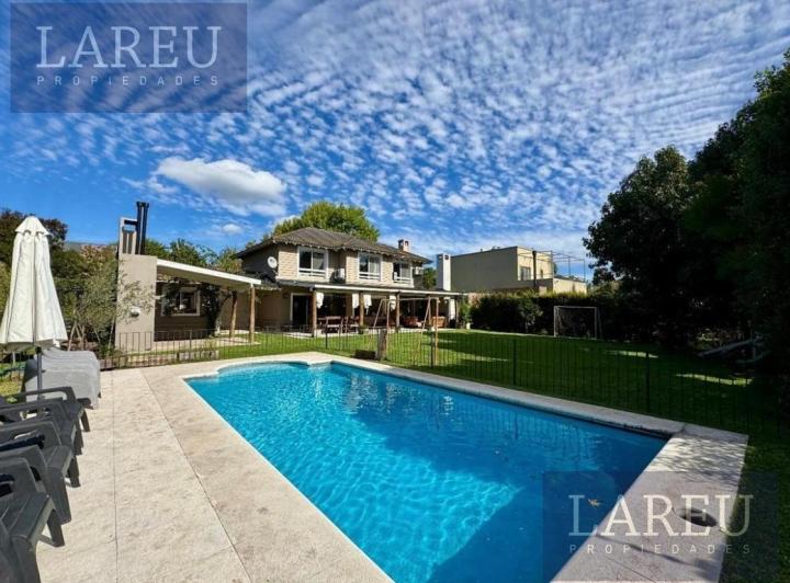 Casa · 189m² · 5 Ambientes · 1 Cochera