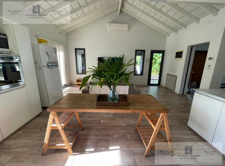 Casa · 266m² · 5 Ambientes · 2 Cocheras
