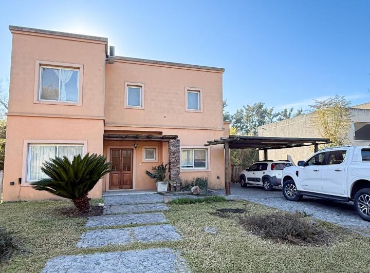 Casa · 190m² · 6 Ambientes · 2 Cocheras