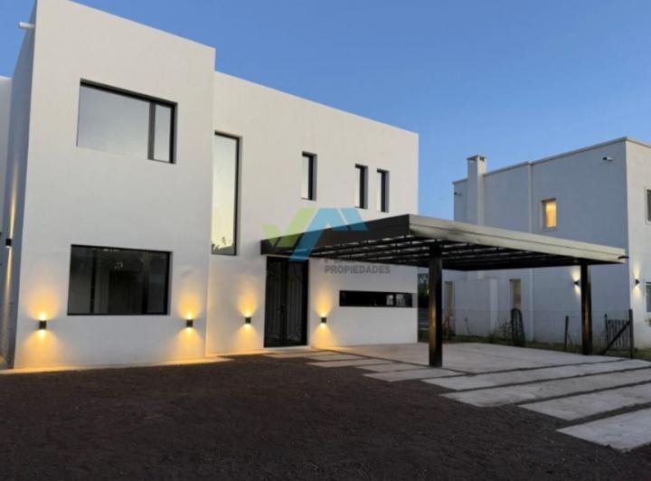 Casa · 283m² · 6 Ambientes