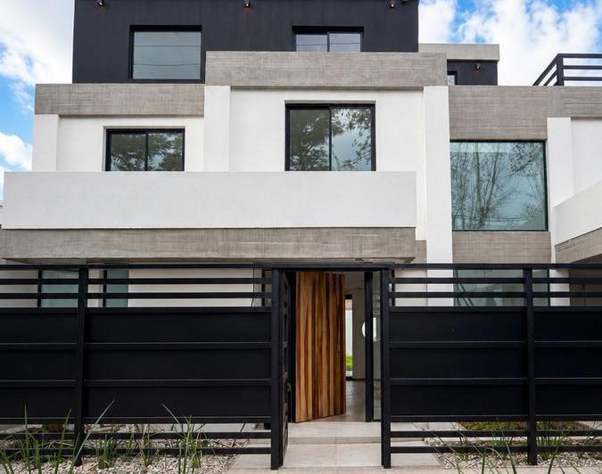 Casa · 328m² · 6 Ambientes · 1 Cochera