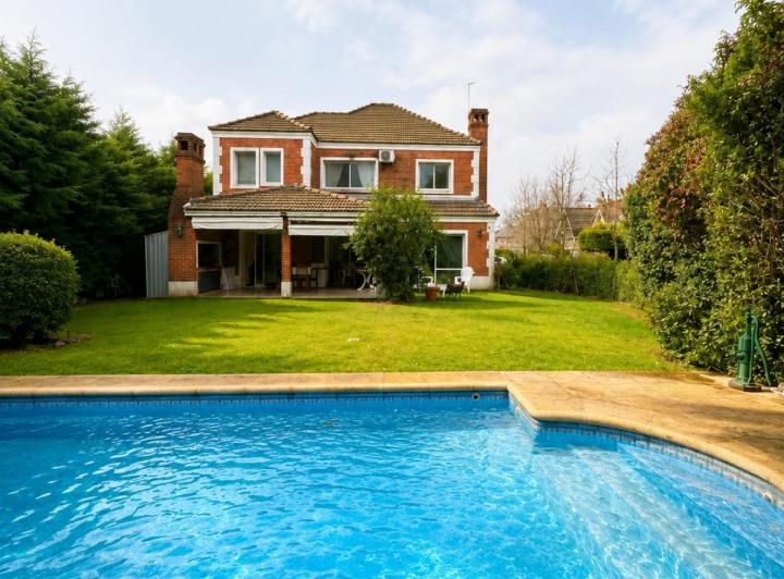 Casa · 746m² · 7 Ambientes