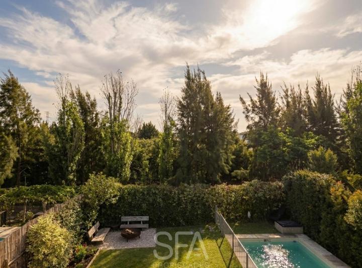 Casa · 130m² · 5 Ambientes · 3 Cocheras