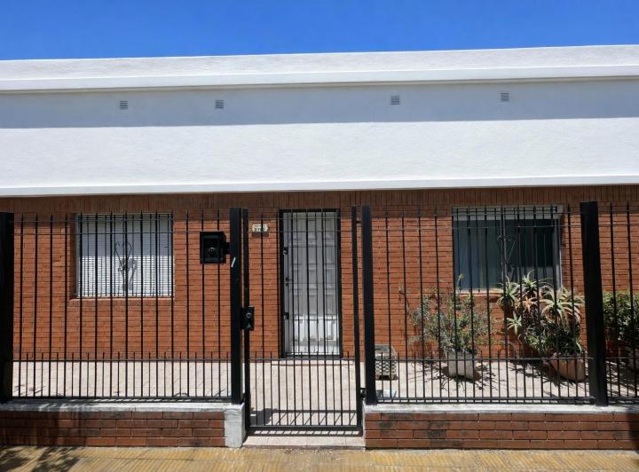 Casa · 91m² · 5 Ambientes · 2 Cocheras