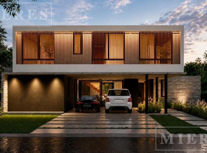 Casa · 305m² · 8 Ambientes · 2 Cocheras