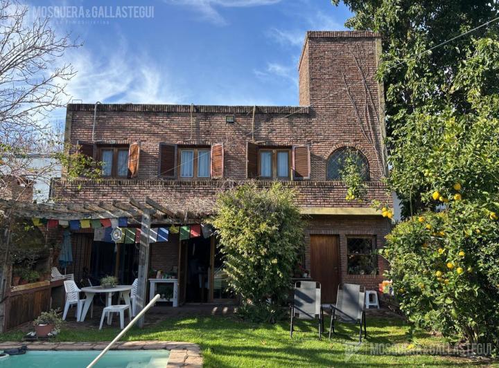 Casa · 310m² · 6 Ambientes