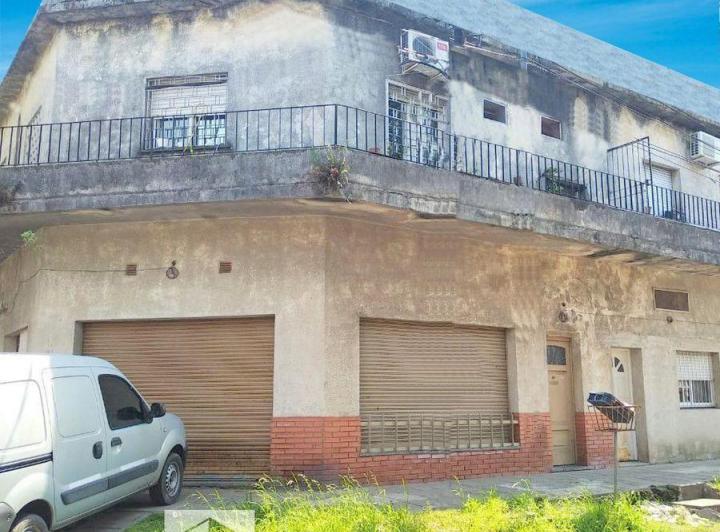 Casa · 400ha · 7 Ambientes · 3 Cocheras