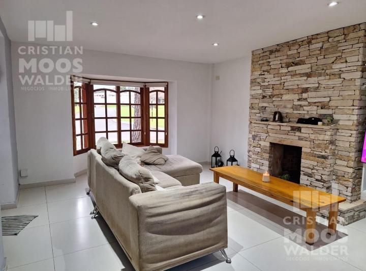 Casa · 200m² · 5 Ambientes · 1 Cochera