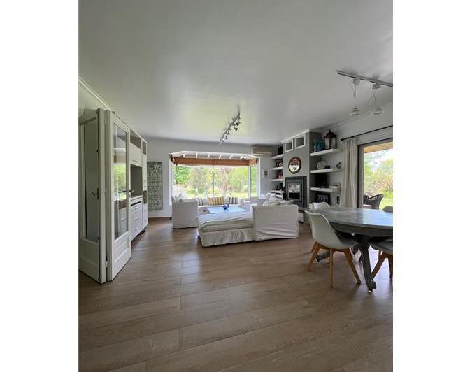 Casa · 450m² · 5 Ambientes · 4 Cocheras