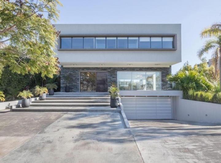 Casa · 525m² · 5 Ambientes · 2 Cocheras