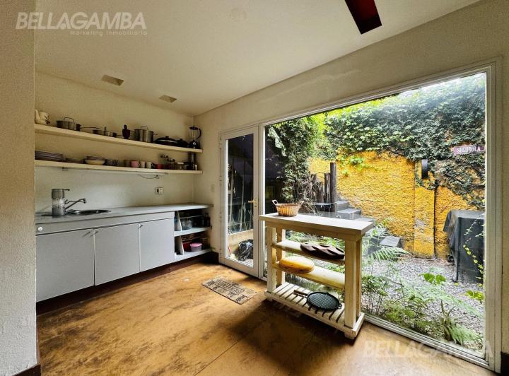 Casa · 200m² · 6 Ambientes · 1 Cochera