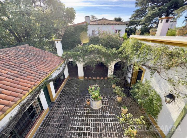 Casa · 508m² · 7 Ambientes · 2 Cocheras