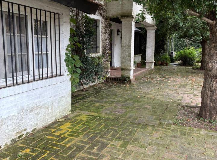 Casa · 380m² · 10 Ambientes · 5 Cocheras