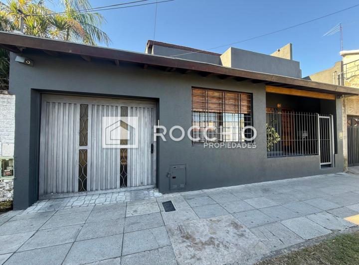 Casa · 277m² · 5 Ambientes · 2 Cocheras