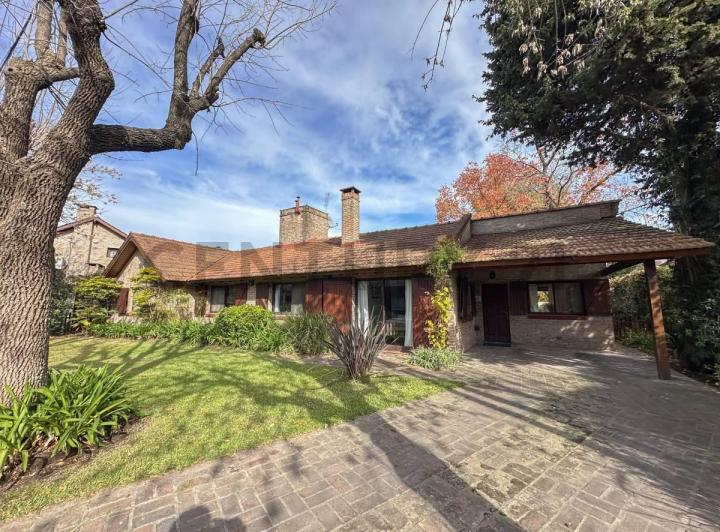Casa · 190m² · 5 Ambientes · 2 Cocheras
