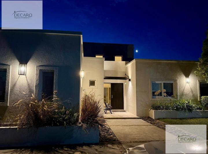 Casa · 179m² · 5 Ambientes · 2 Cocheras