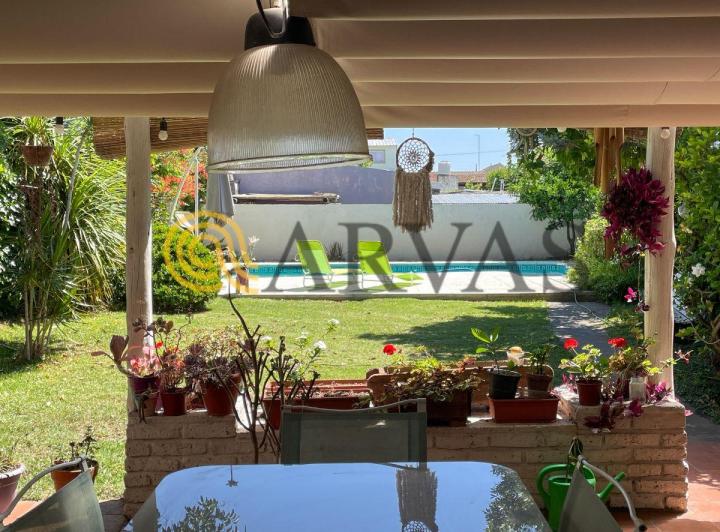 Casa · 175m² · 5 Ambientes · 1 Cochera