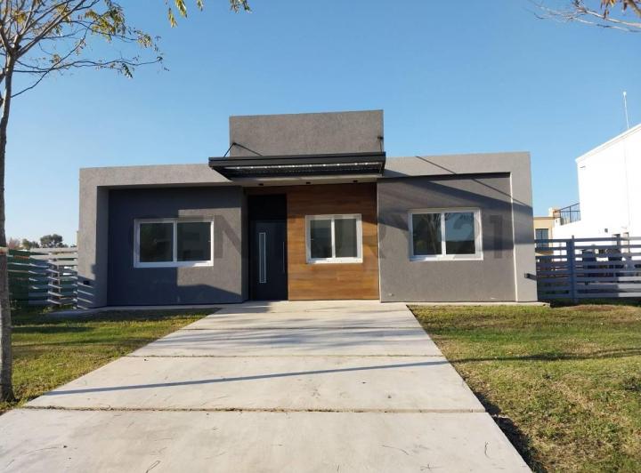 Casa · 140m² · 5 Ambientes · 3 Cocheras