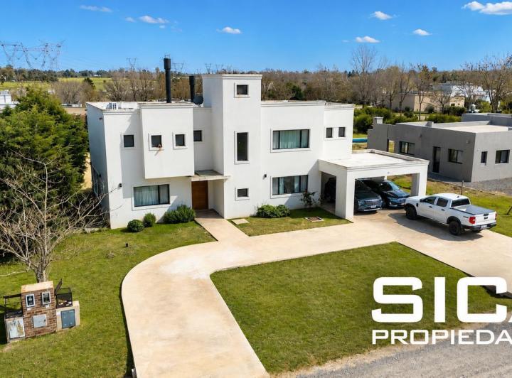 Casa · 271m² · 6 Ambientes · 7 Cocheras