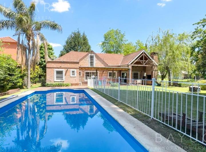 Casa · 170m² · 5 Ambientes · 6 Cocheras