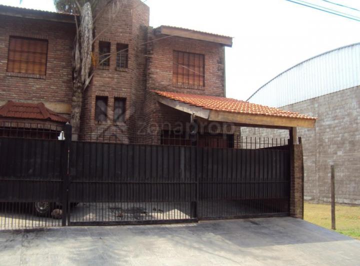 Casa · 312m² · 7 Ambientes · 1 Cochera