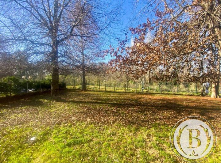 Casa · 208m² · 6 Ambientes · 1 Cochera