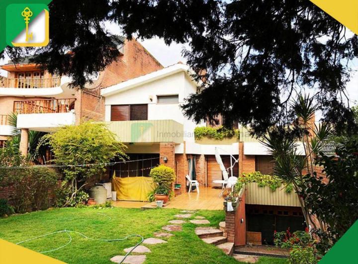 Casa · 401m² · 5 Ambientes · 2 Cocheras