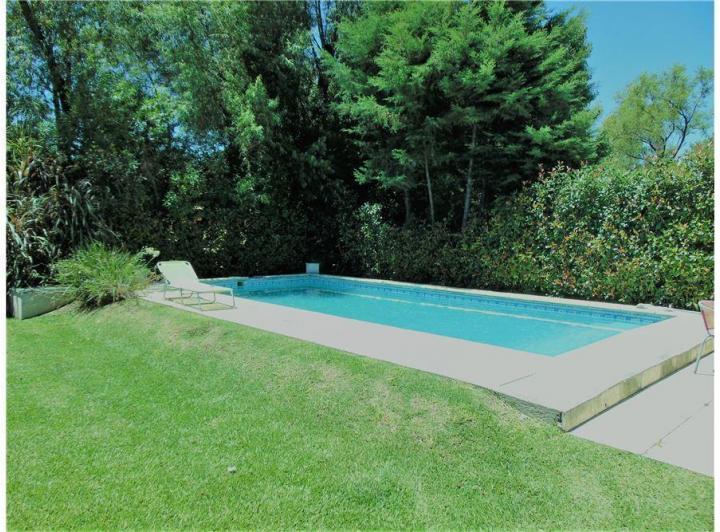 Casa · 300m² · 4 Dormitorios