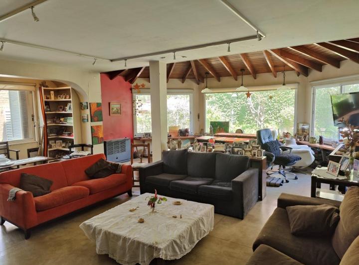 Casa · 332m² · 7 Ambientes · 2 Cocheras