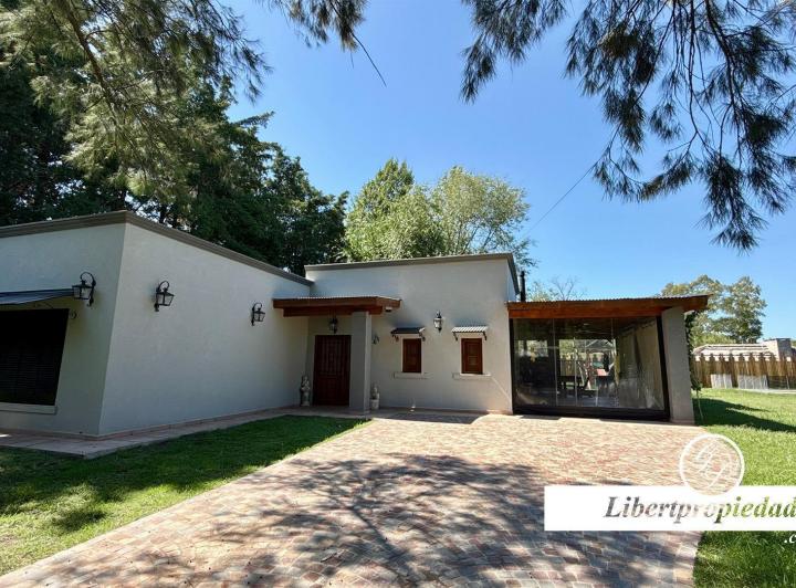 Casa · 135m² · 5 Ambientes · 1 Cochera
